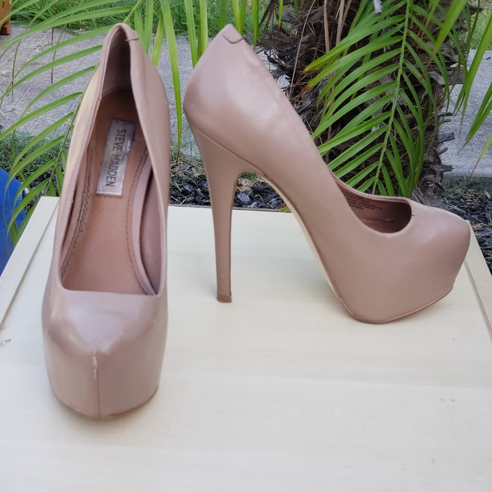 Shoes - Picture 2 of 2
